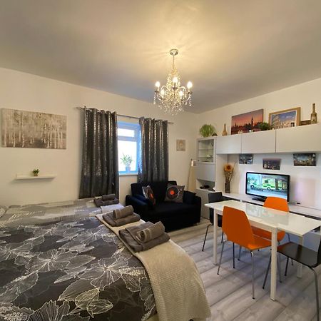 Da Giuseppe London Apartment Exterior photo