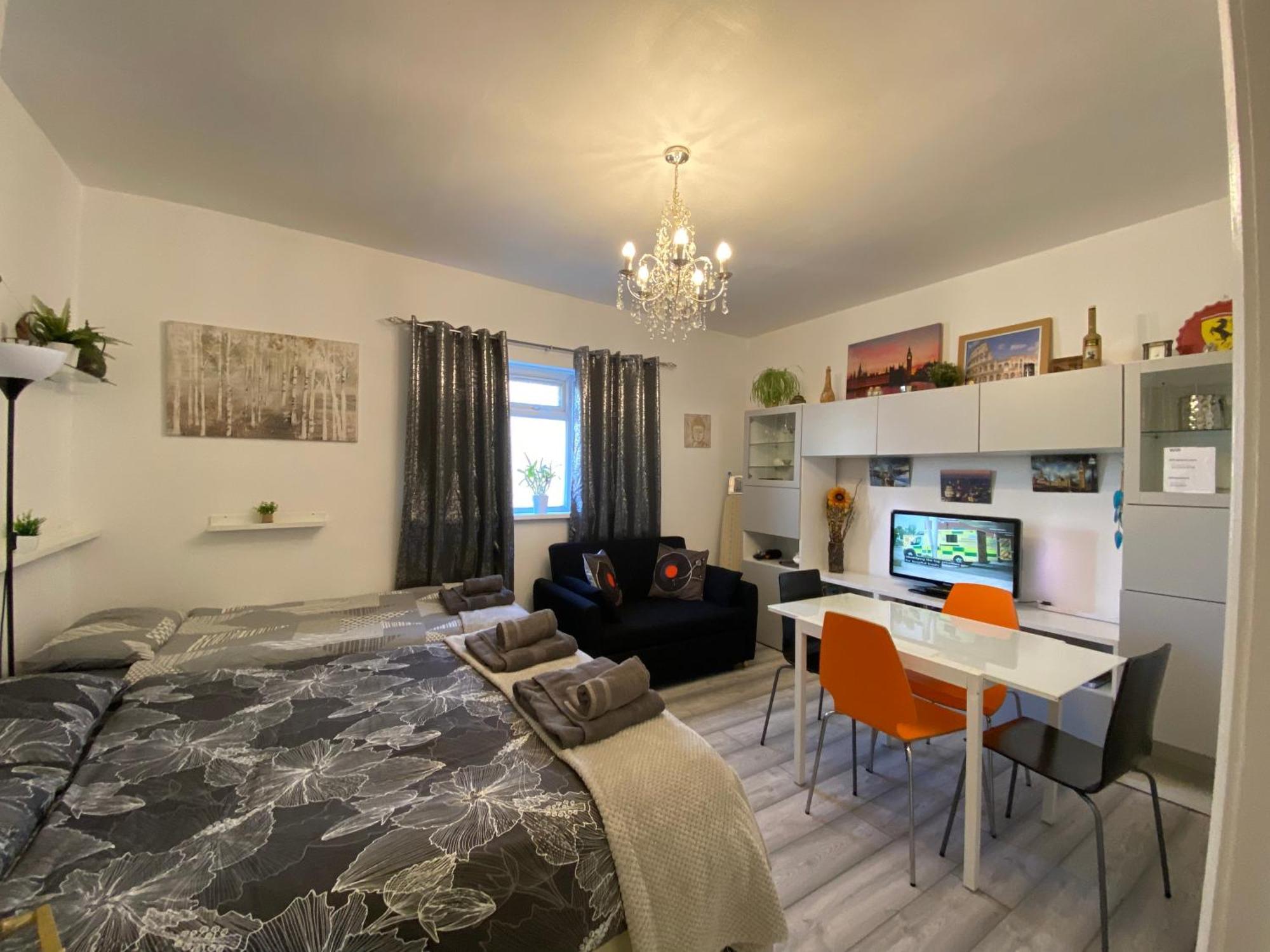Da Giuseppe London Apartment Exterior photo