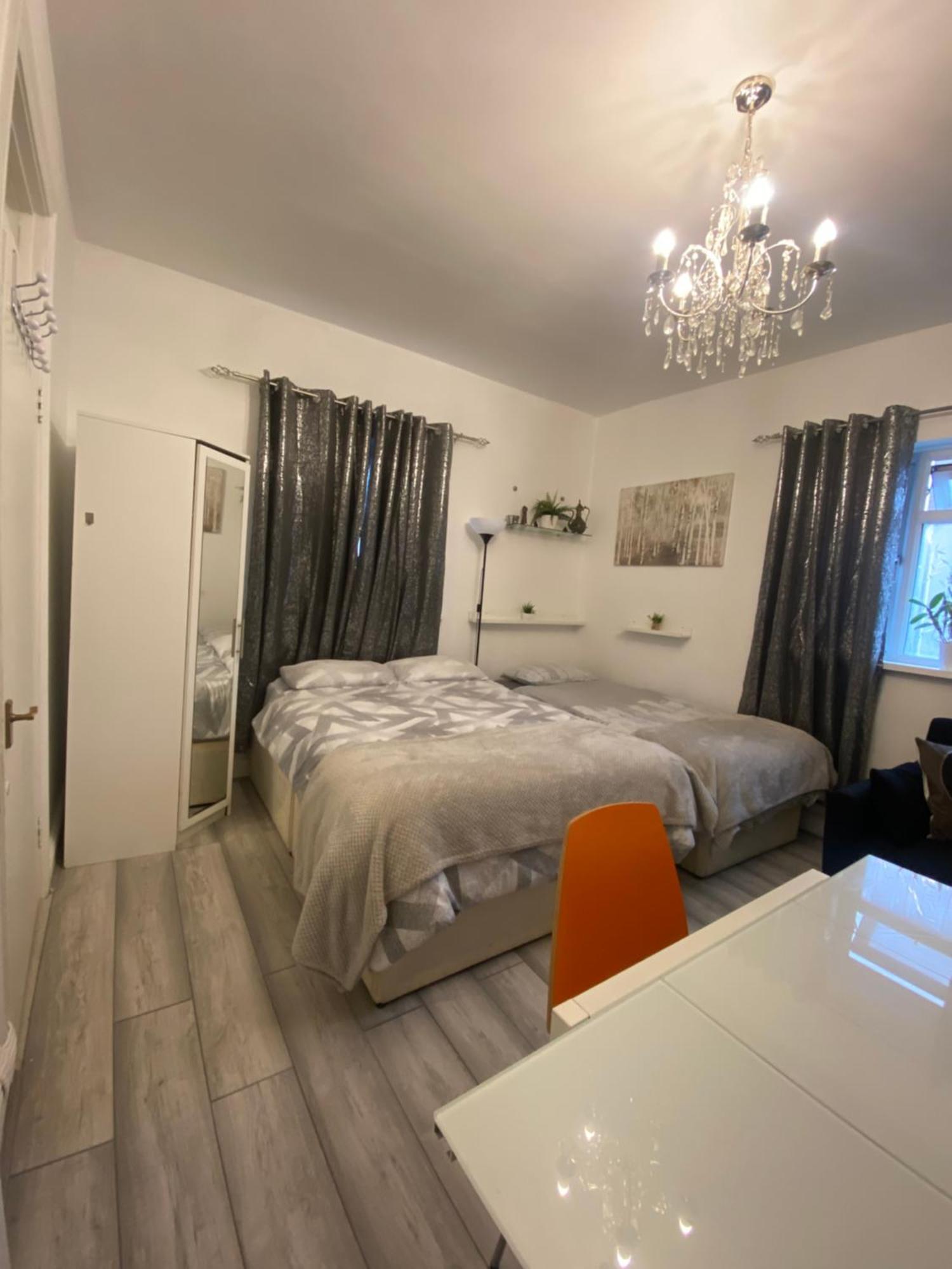 Da Giuseppe London Apartment Exterior photo